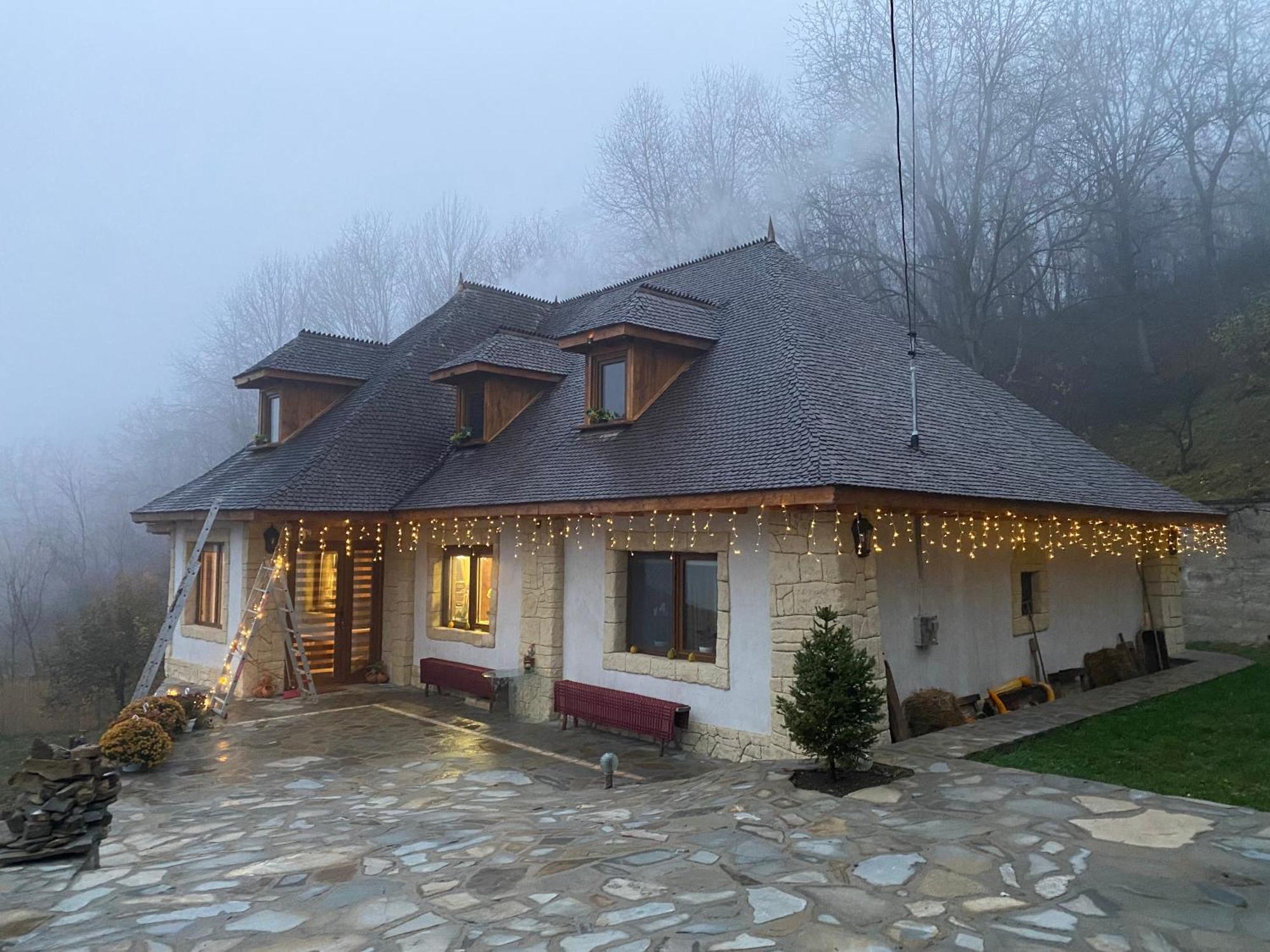 Villa Casa Cu Sindrila Vălenii de Munte Esterno foto
