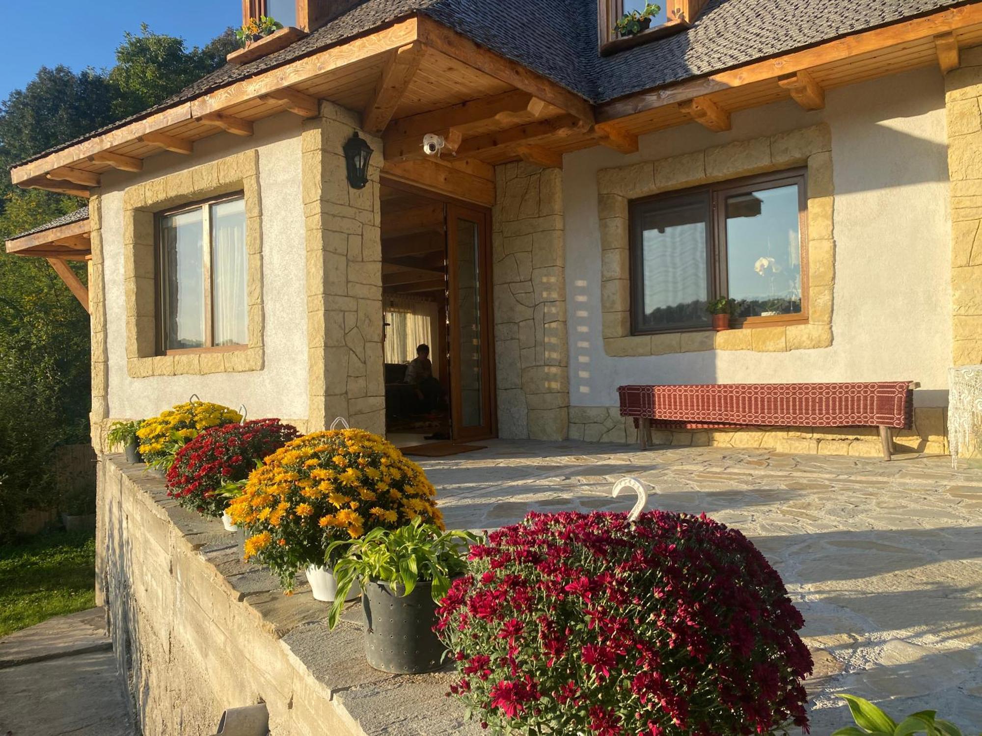 Villa Casa Cu Sindrila Vălenii de Munte Esterno foto