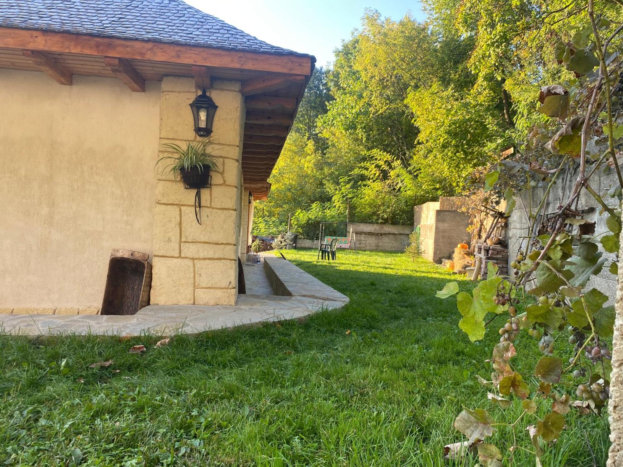 Villa Casa Cu Sindrila Vălenii de Munte Esterno foto