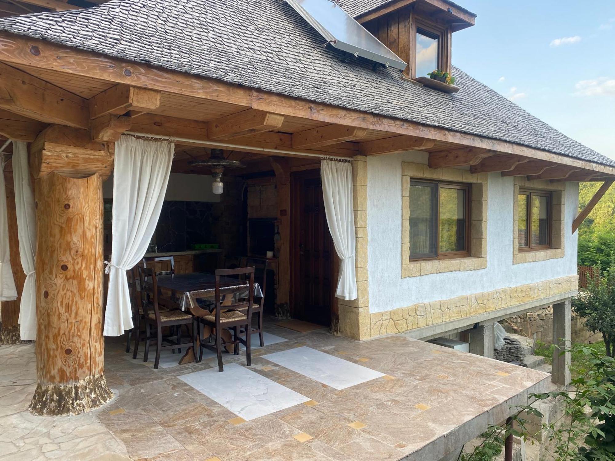 Villa Casa Cu Sindrila Vălenii de Munte Esterno foto