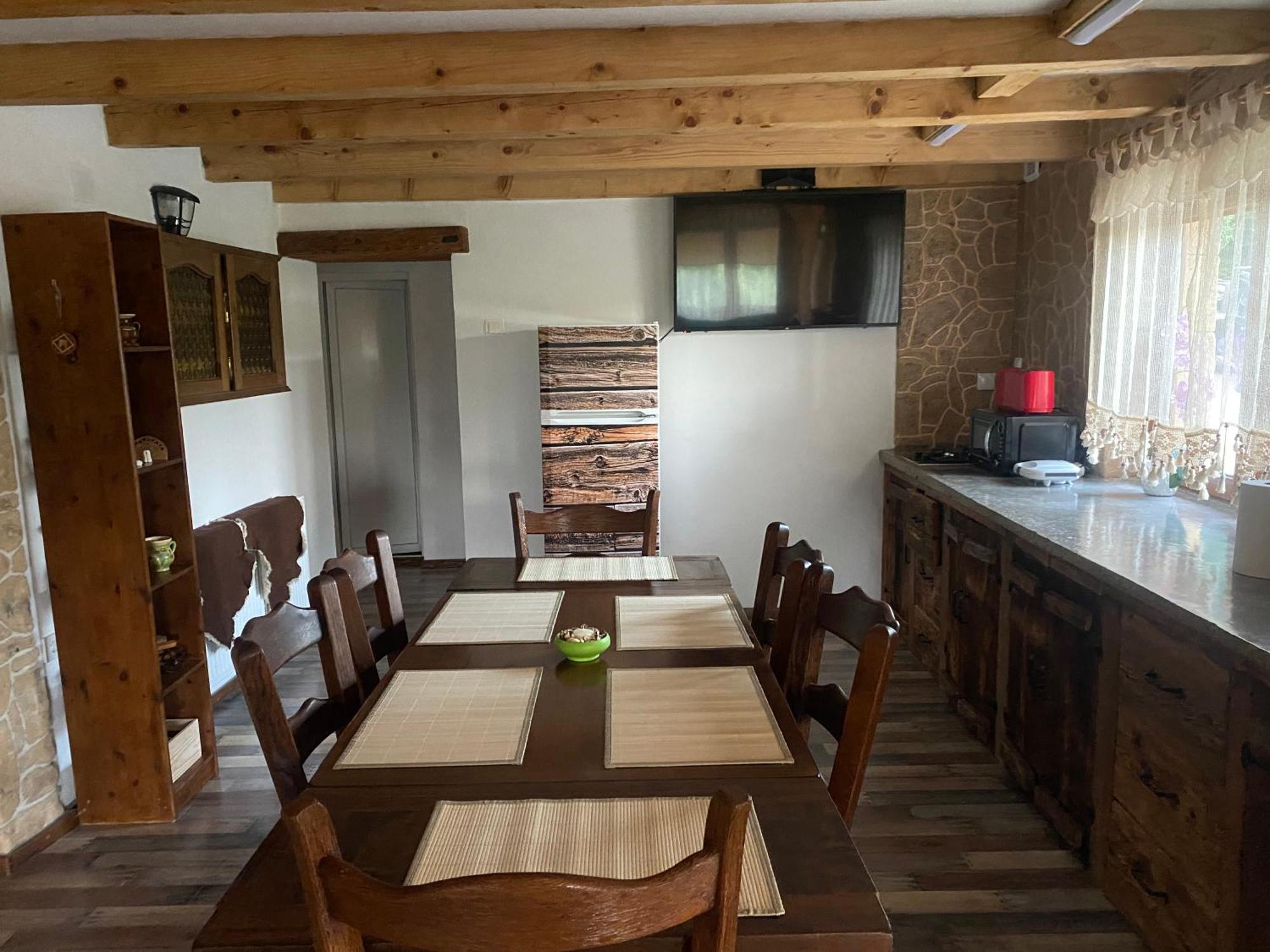 Villa Casa Cu Sindrila Vălenii de Munte Esterno foto