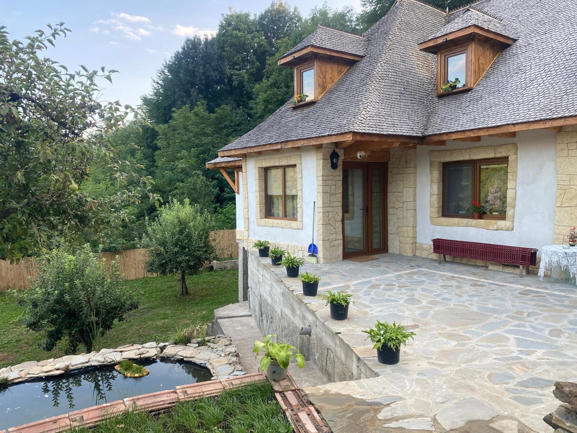 Villa Casa Cu Sindrila Vălenii de Munte Esterno foto