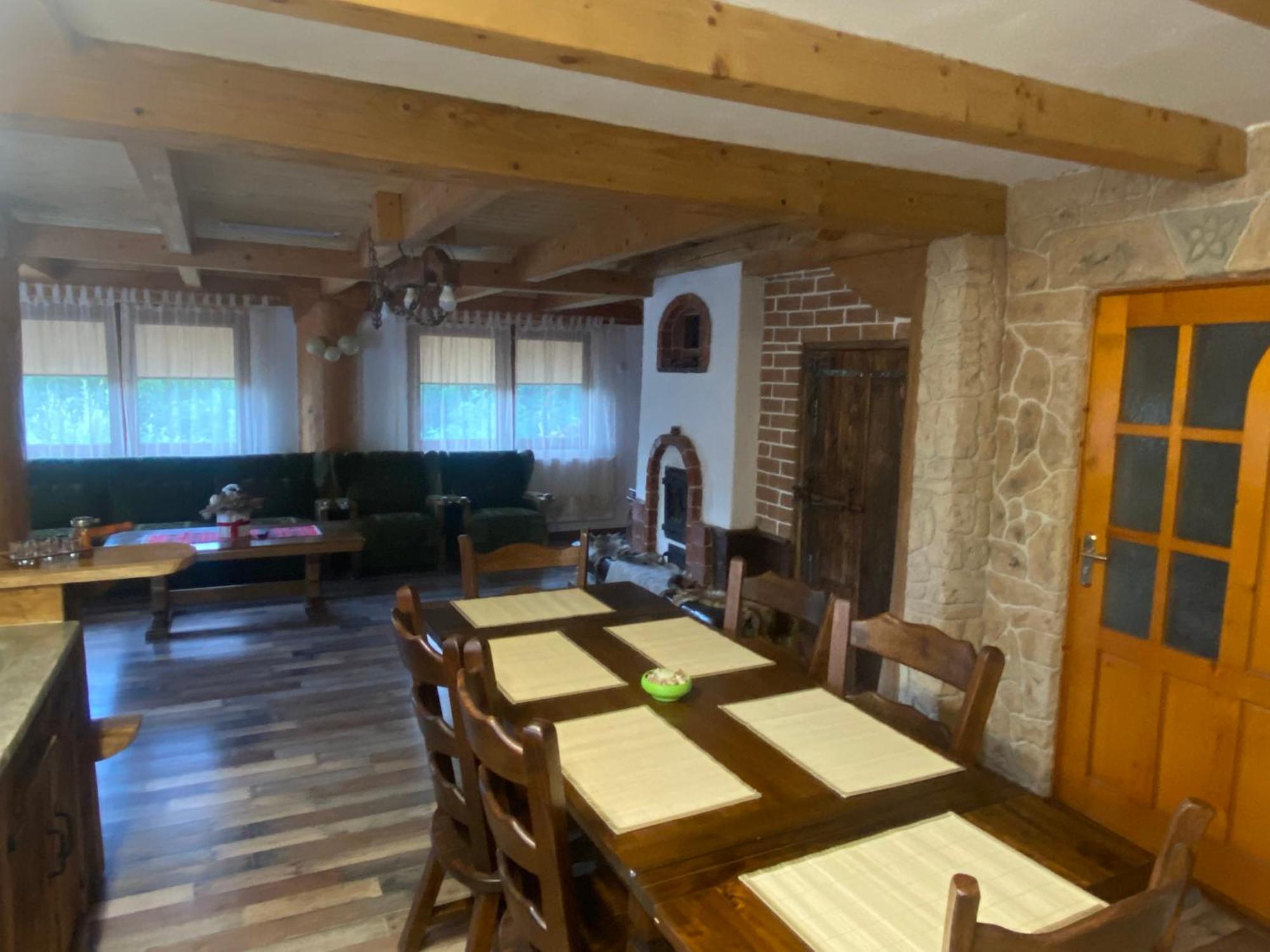 Villa Casa Cu Sindrila Vălenii de Munte Esterno foto