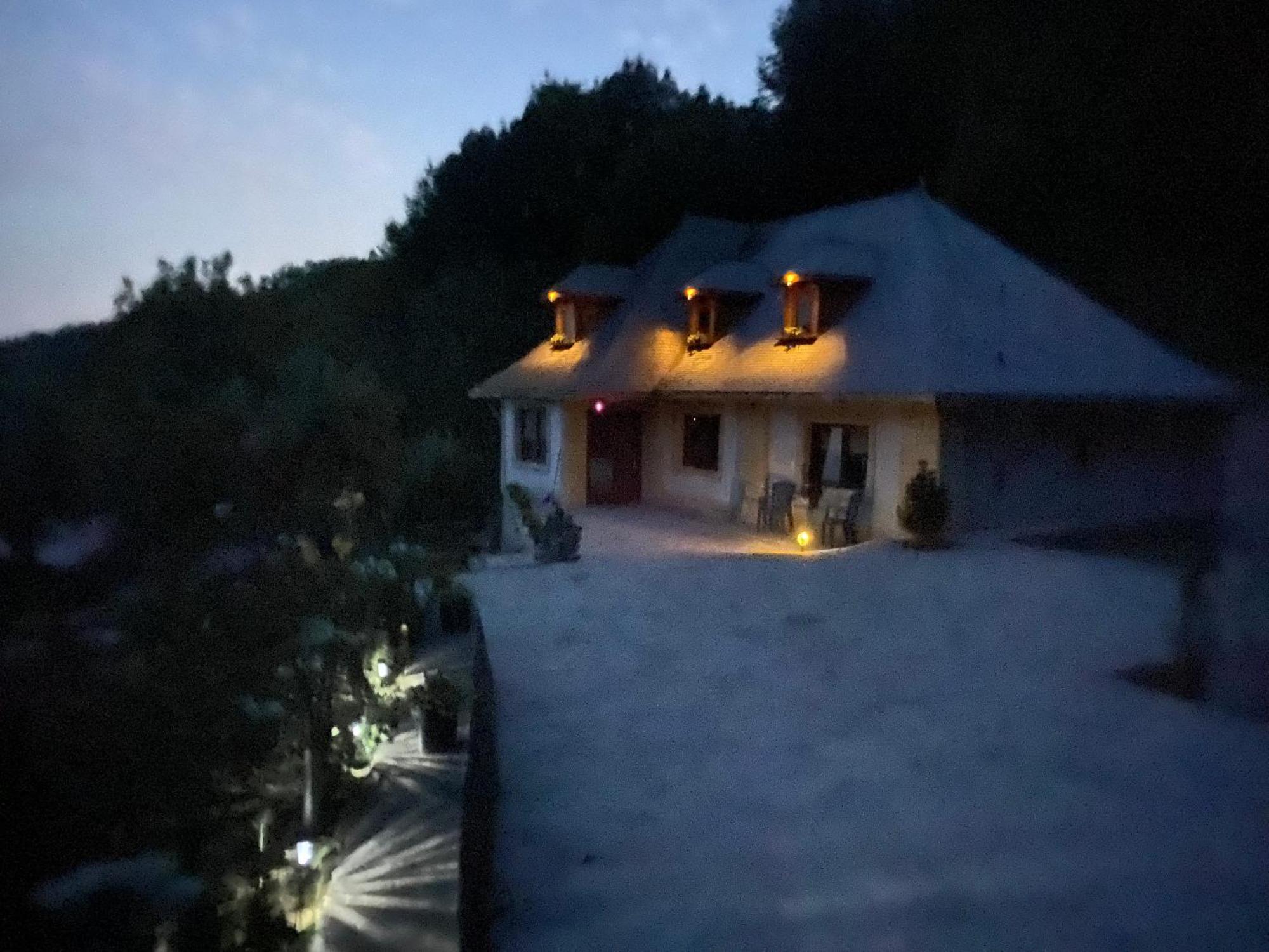 Villa Casa Cu Sindrila Vălenii de Munte Esterno foto
