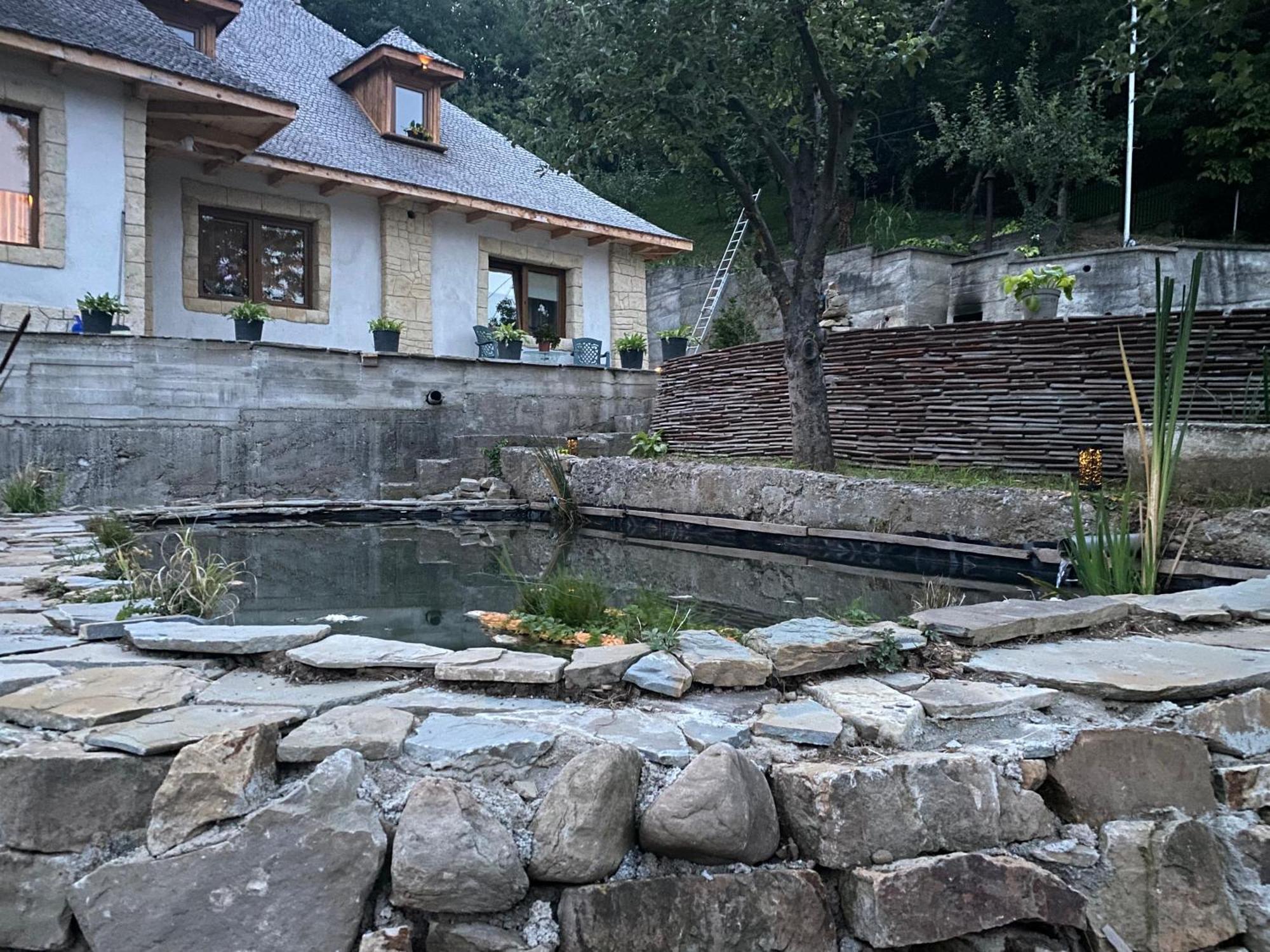 Villa Casa Cu Sindrila Vălenii de Munte Esterno foto