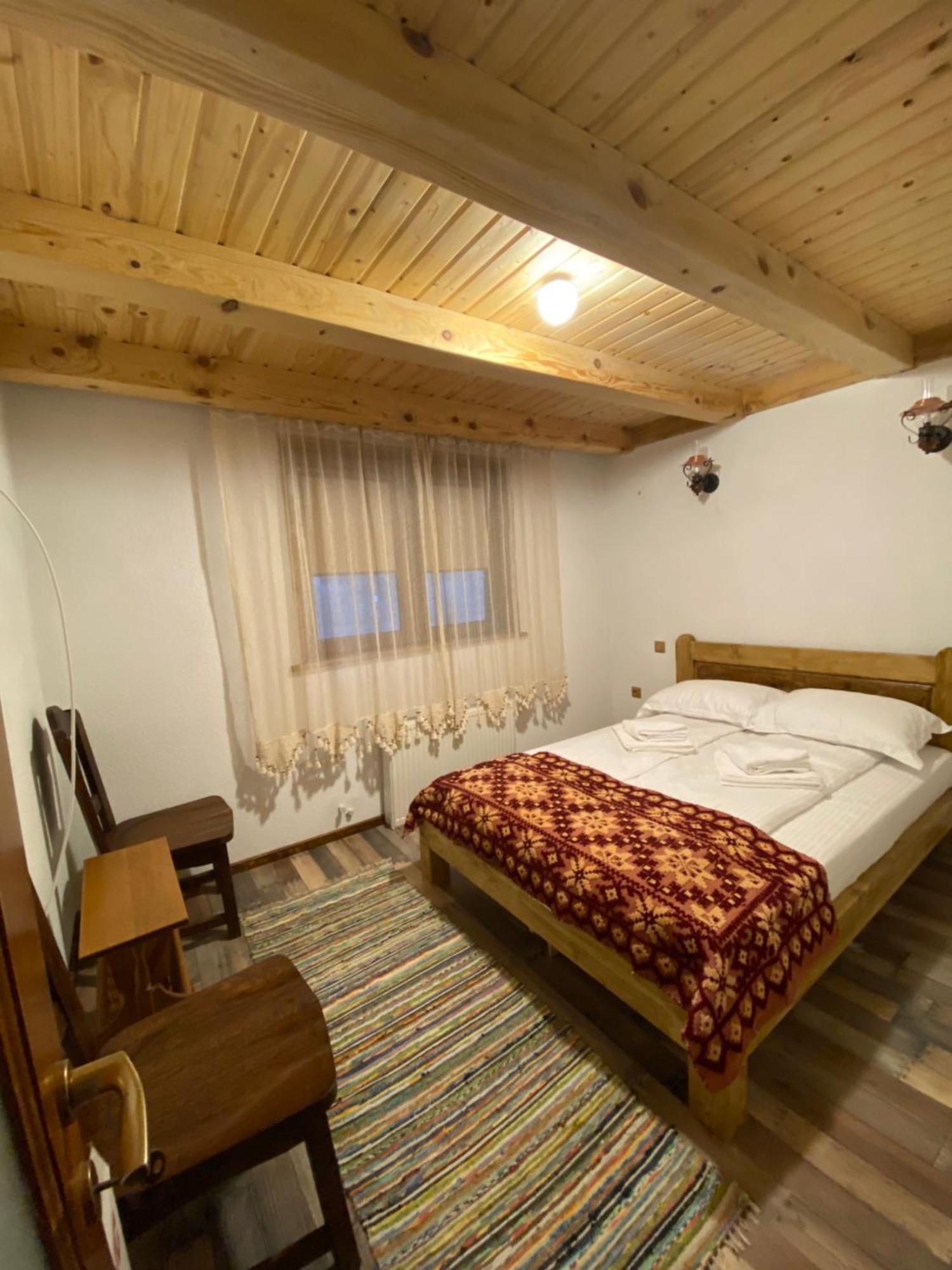 Villa Casa Cu Sindrila Vălenii de Munte Esterno foto