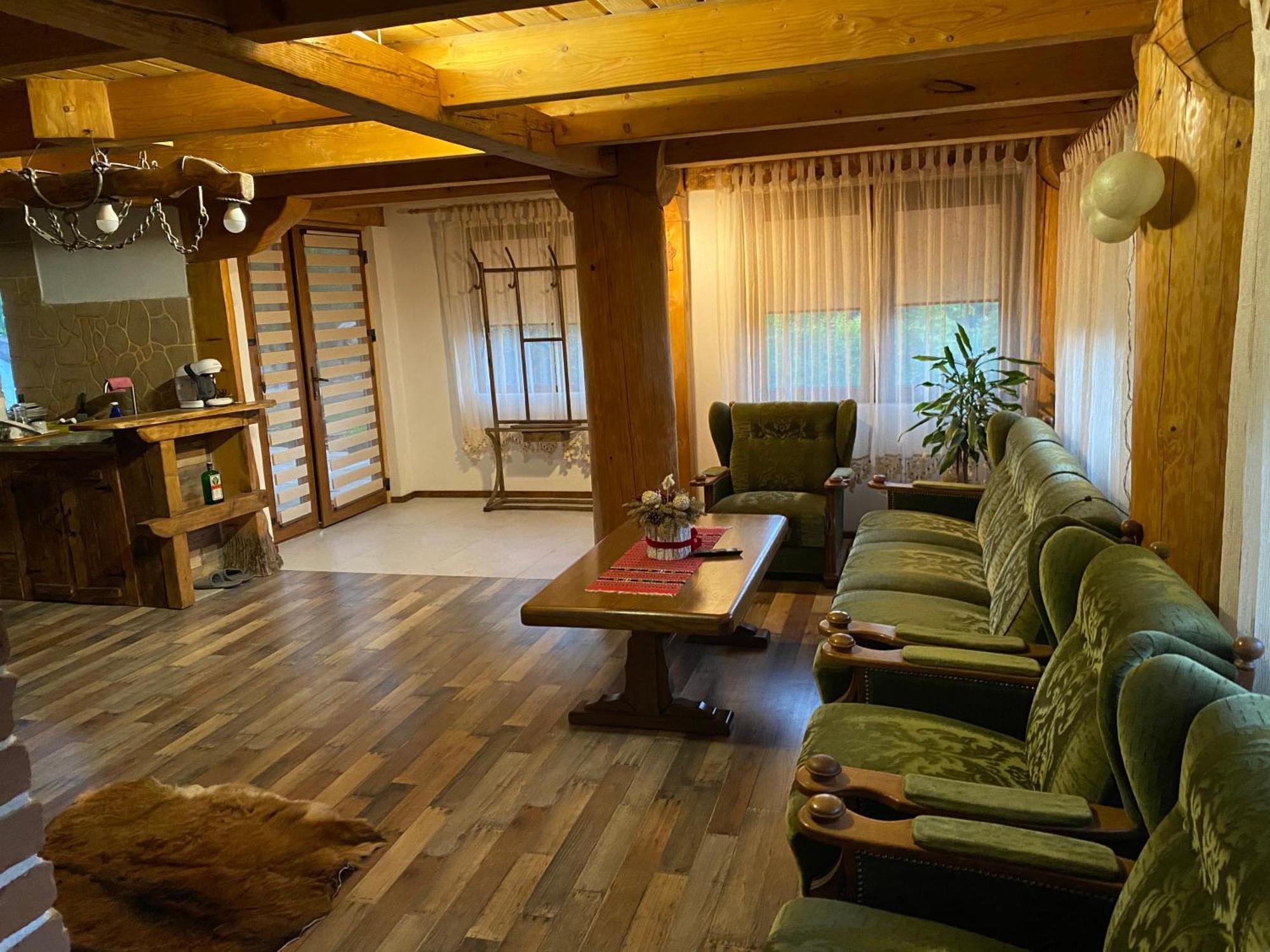 Villa Casa Cu Sindrila Vălenii de Munte Esterno foto